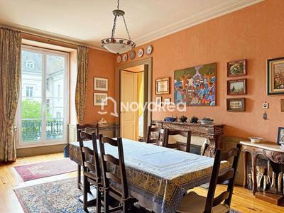 Appartement - 188 m² - 5 pièces