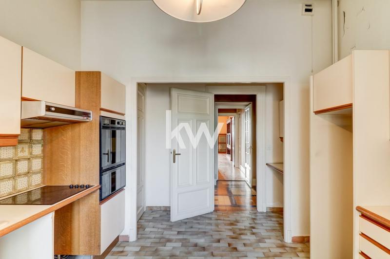 Appartement - 242 m² - 4 pièces