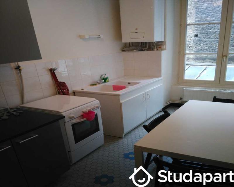 Chambre - 90 m² - 1 pièce