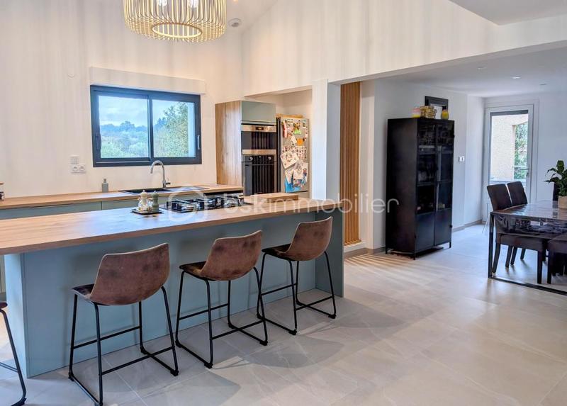 Villa - 142 m² - 4 pièces