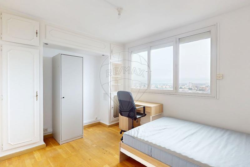 Appartement - 82 m² - 5 pièces