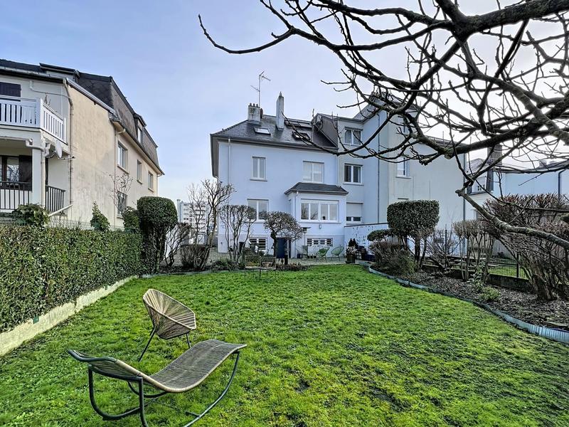 Villa - 207 m² - 9 pièces