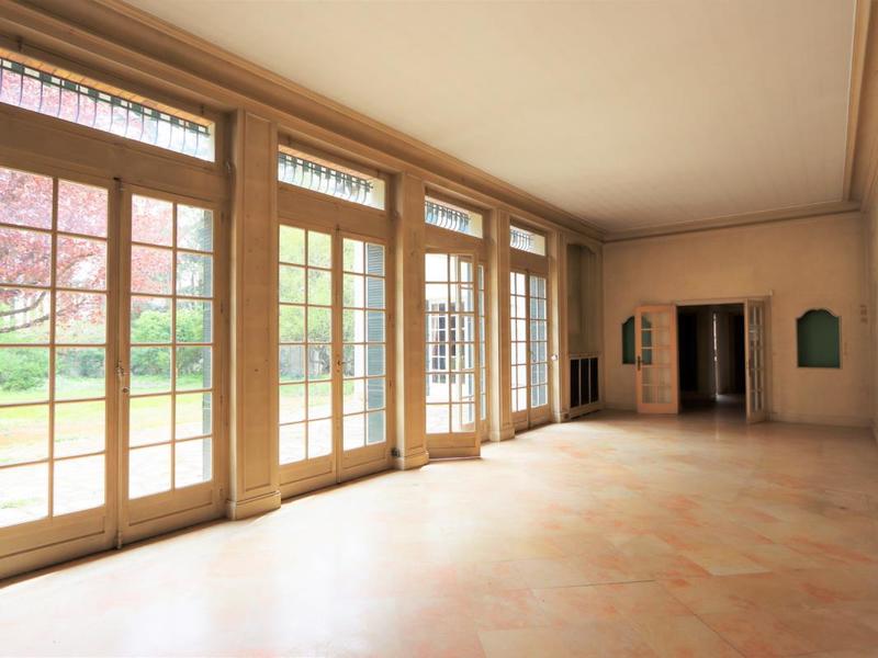 Maison - 247 m² - 7 pièces