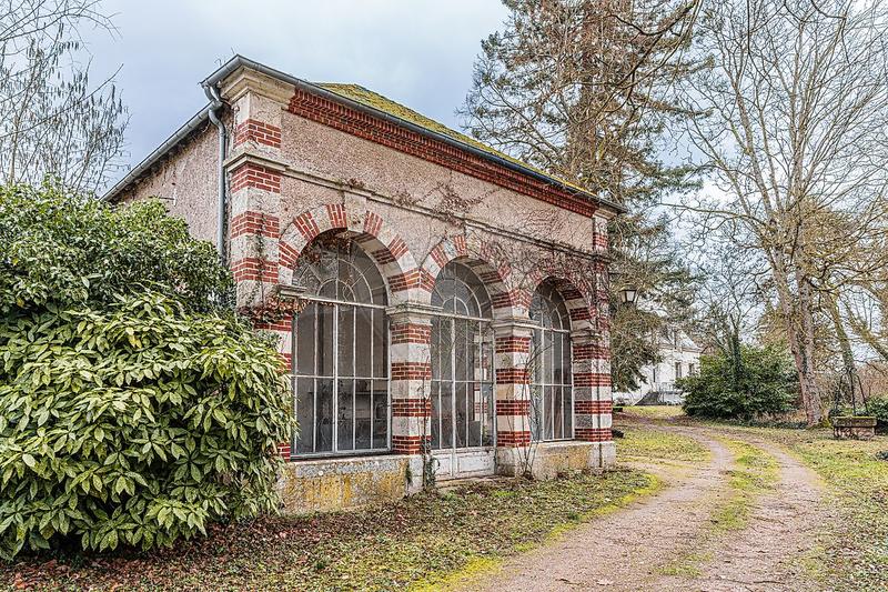 Château - 400 m² - 13 pièces