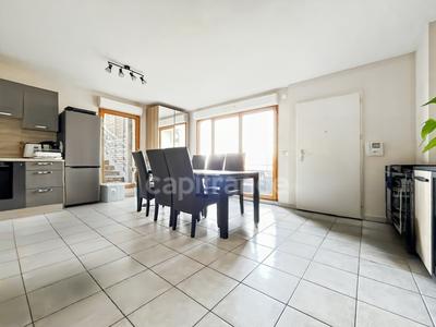 Appartement ancien - 74 m² - 4 pièces