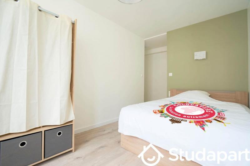 Chambre - 11 m² - 1 pièce