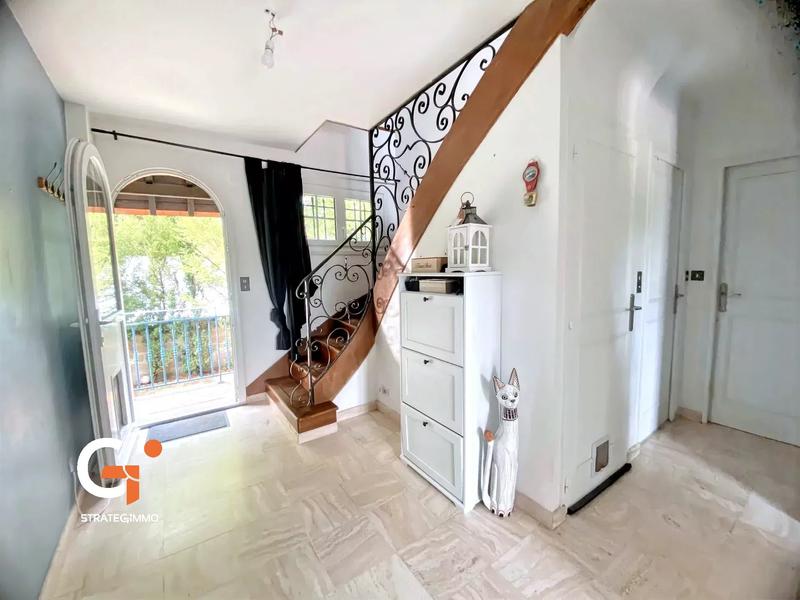 Maison - 104 m² - 4 pièces