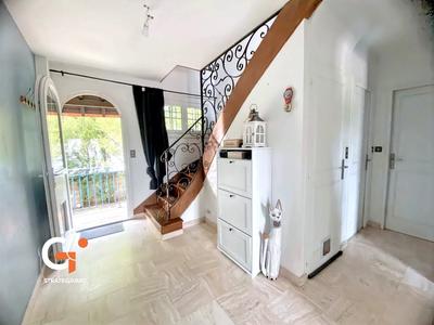 Maison - 104 m² - 4 pièces