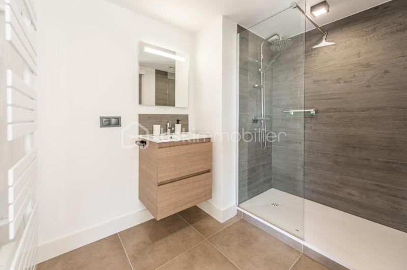 Villa - 300 m² - 7 pièces