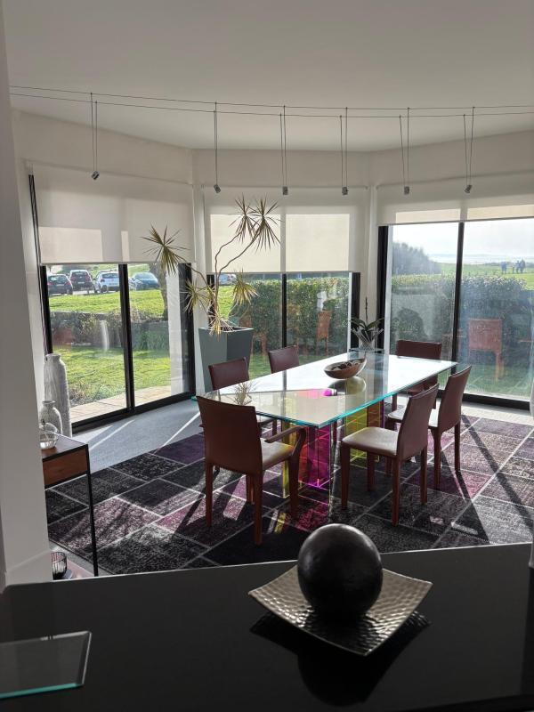 Maison - 280 m² - 6 pièces