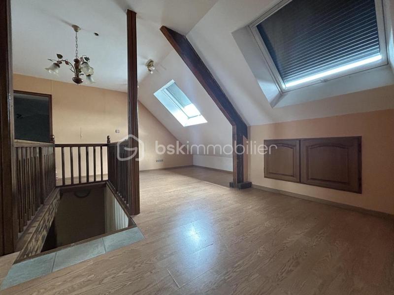 Maison - 220 m² - 10 pièces