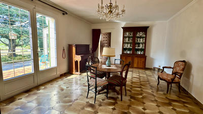 Maison - 198 m² - 8 pièces