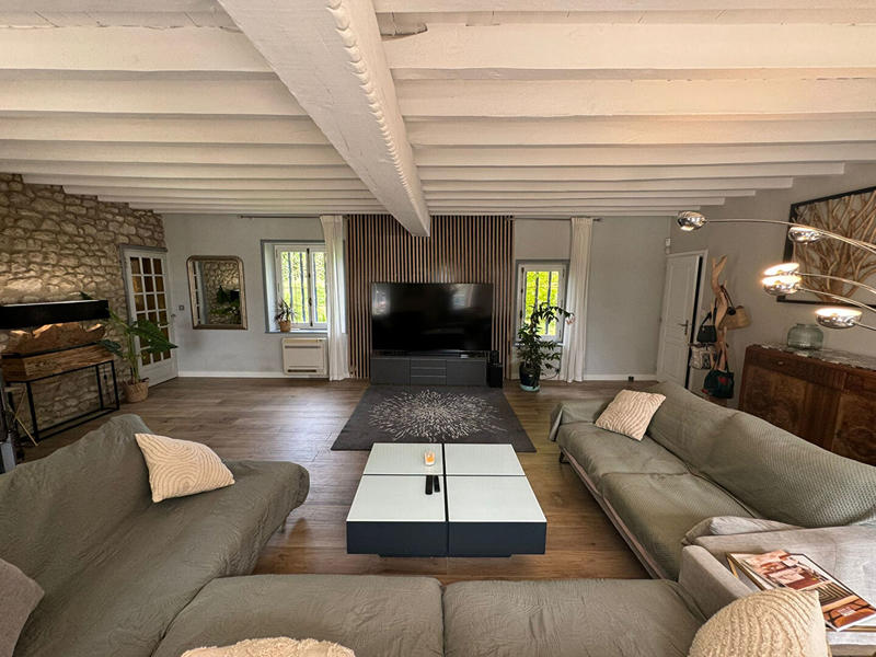 Maison - 280 m² - 9 pièces