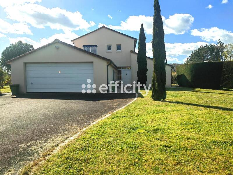 Maison - 198 m² - 8 pièces