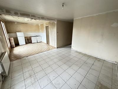 Maison - 90 m² - 6 pièces