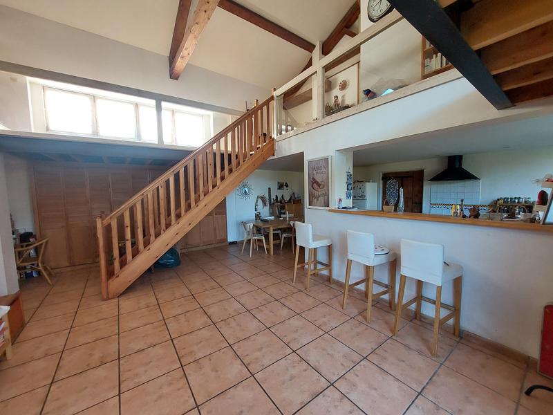Maison - 203 m² - 5 pièces