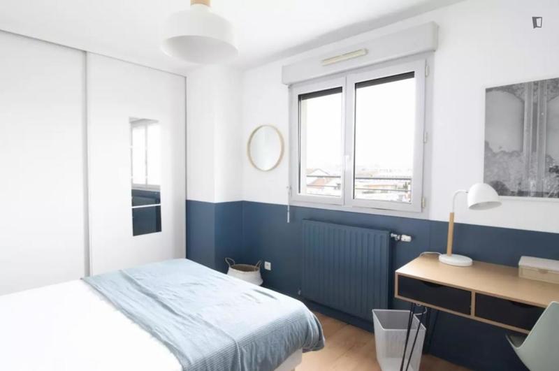 Chambre - 11 m² - 6 pièces