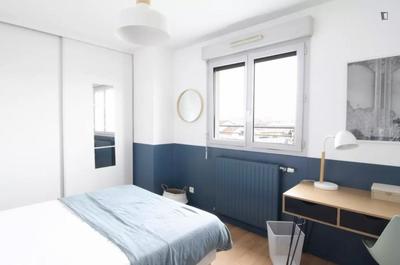 Chambre - 11 m² - 6 pièces