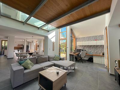 Maison - 170 m² - 5 pièces