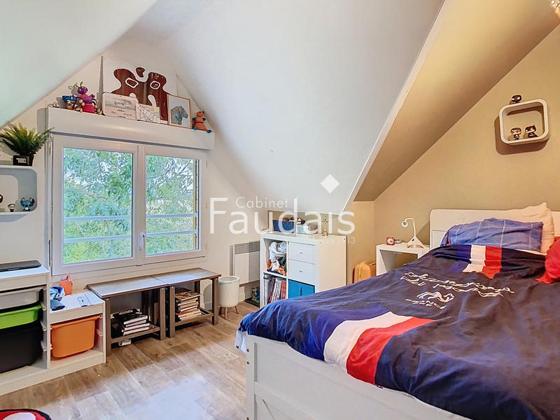 Maison - 142 m² - 8 pièces