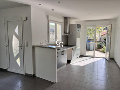 Maison - 80 m² - 4 pièces