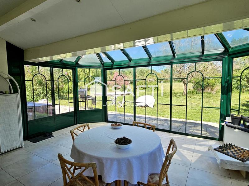 Maison - 230 m² - 7 pièces