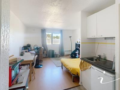 Studio - 25 m² - 1 pièce