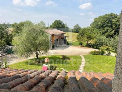 Maison - 210 m² - 7 pièces