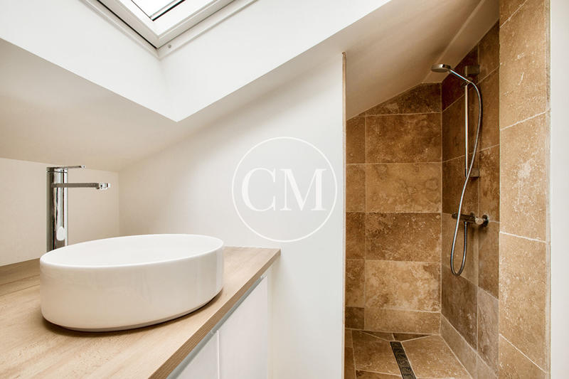 Maison - 211 m² - 7 pièces