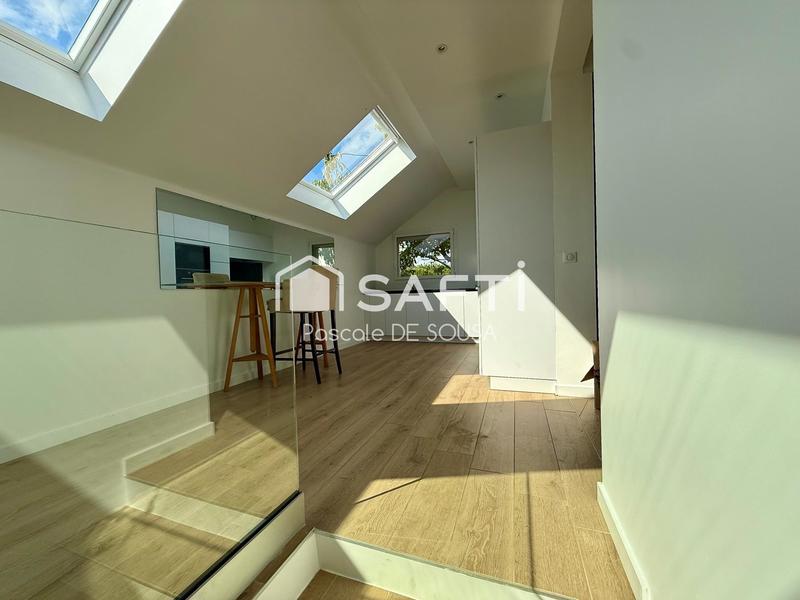 Maison - 337 m² - 8 pièces