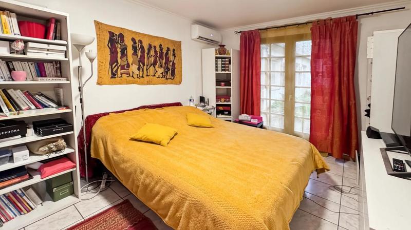 Maison - 240 m² - 6 pièces