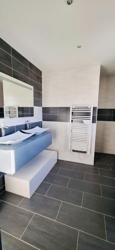 Maison - 200 m² - 8 pièces