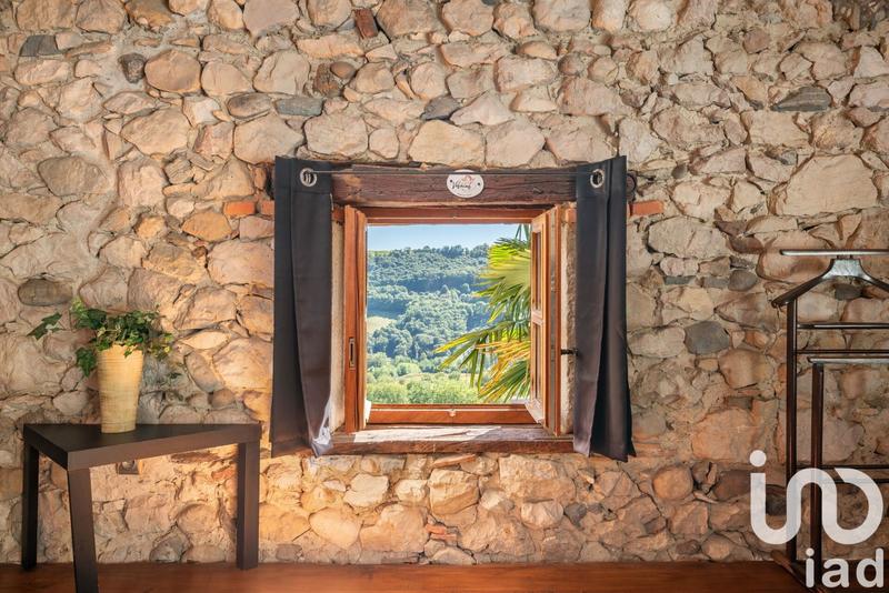 Maison - 230 m² - 10 pièces