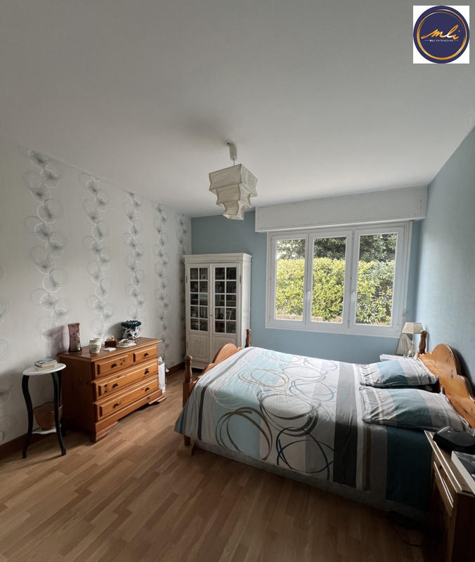 Maison traditionnelle - 187 m² - 8 pièces