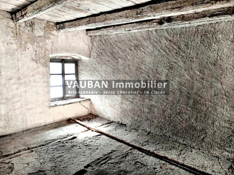 Maison - 380 m² - 3 pièces