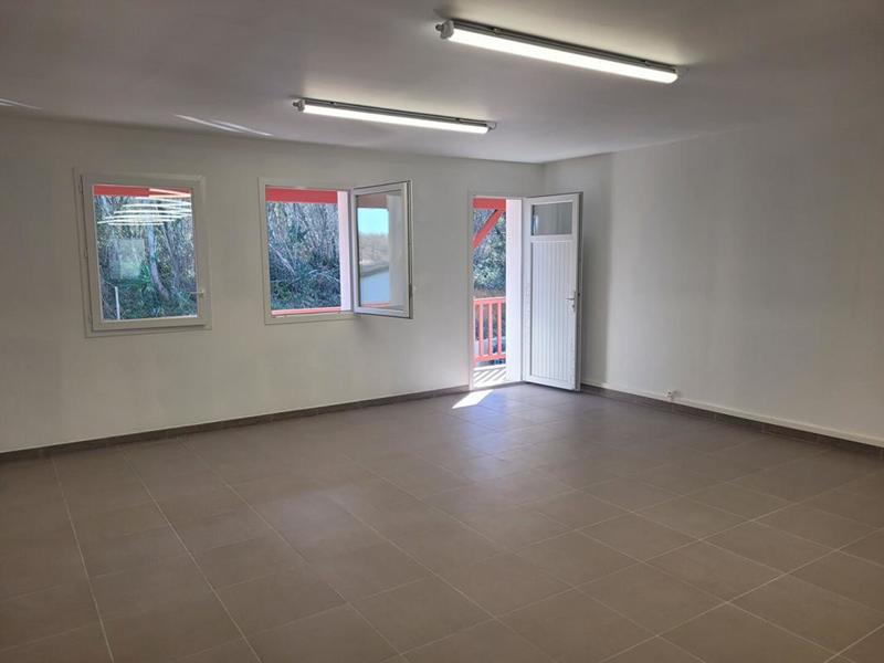 Bureau - 90 m² - 2 pièces