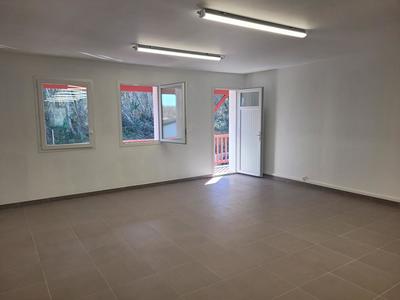 Bureau - 90 m² - 2 pièces