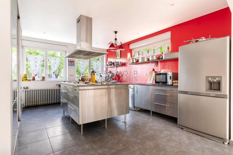 Maison - 291 m² - 8 pièces