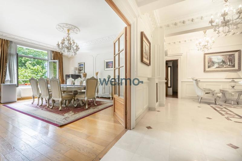 Appartement - 210 m² - 7 pièces