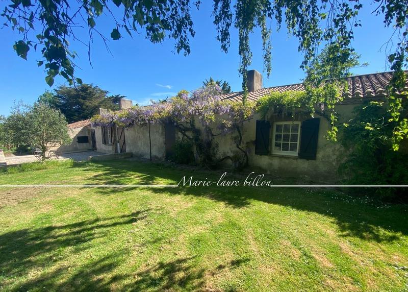 Maison - 440 m² - 8 pièces