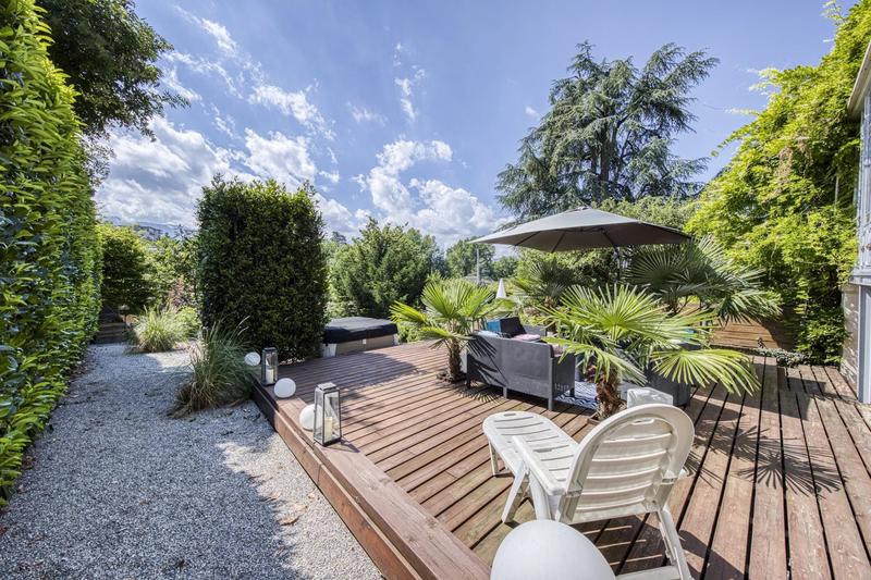 Maison - 251 m² - 10 pièces