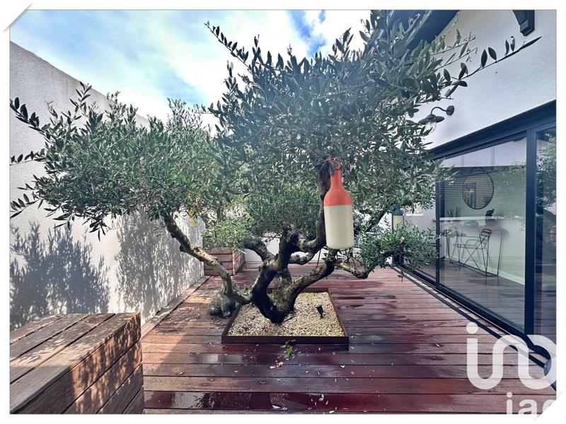 Maison - 250 m² - 7 pièces