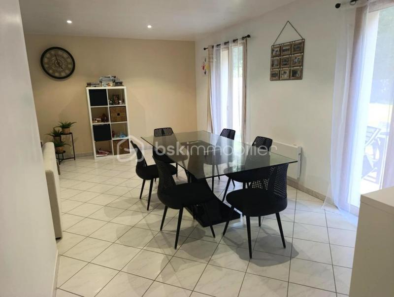 Maison traditionnelle - 153 m² - 6 pièces