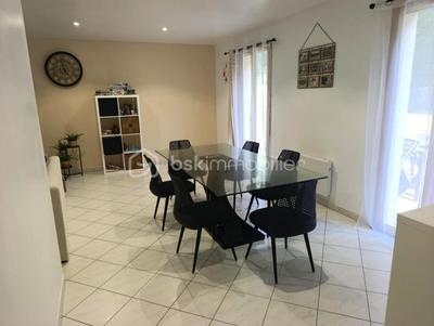 Maison traditionnelle - 153 m² - 6 pièces