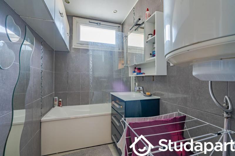 Chambre - 65 m² - 1 pièce