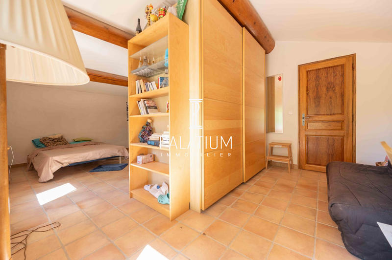 Mas - 445 m² - 12 pièces