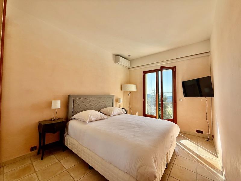 Villa - 200 m² - 5 pièces