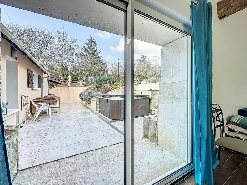 Maison - 240 m² - 9 pièces