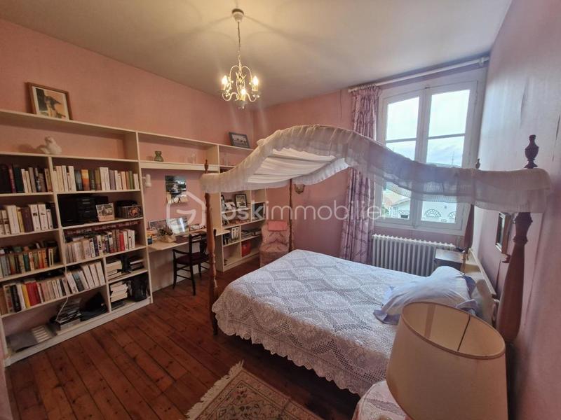 Maison traditionnelle - 163 m² - 6 pièces