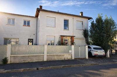 Maison - 270 m² - 10 pièces